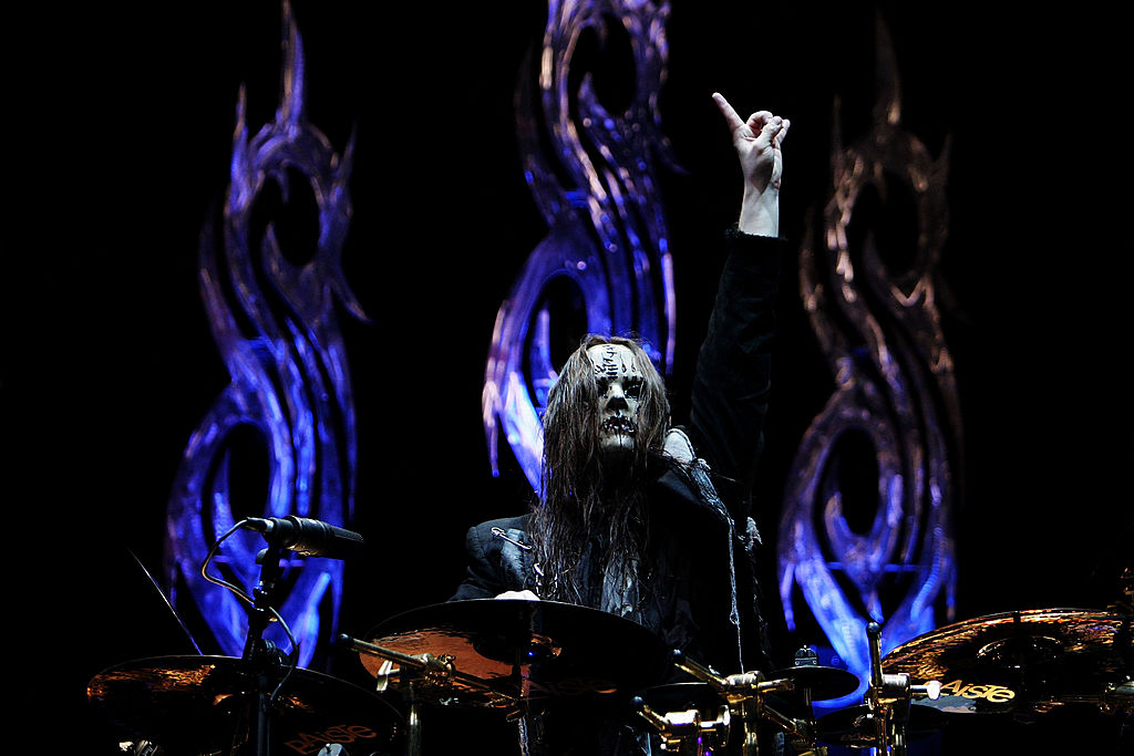 https://digital-release.wgno.com/news/joey-jordison-dead-at-46/