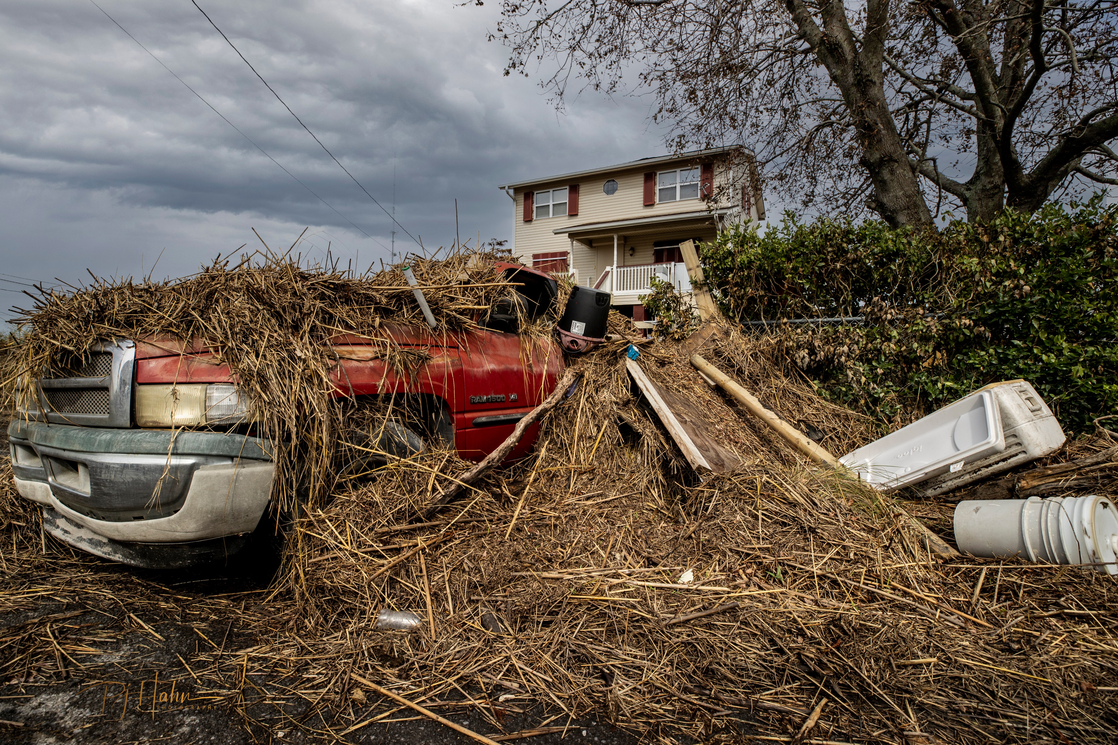 https://digital-release.wgno.com/news/photos-hurricane-ida-unearths-the-dead-as-caskets-strewn-across-plaquemines-parish/