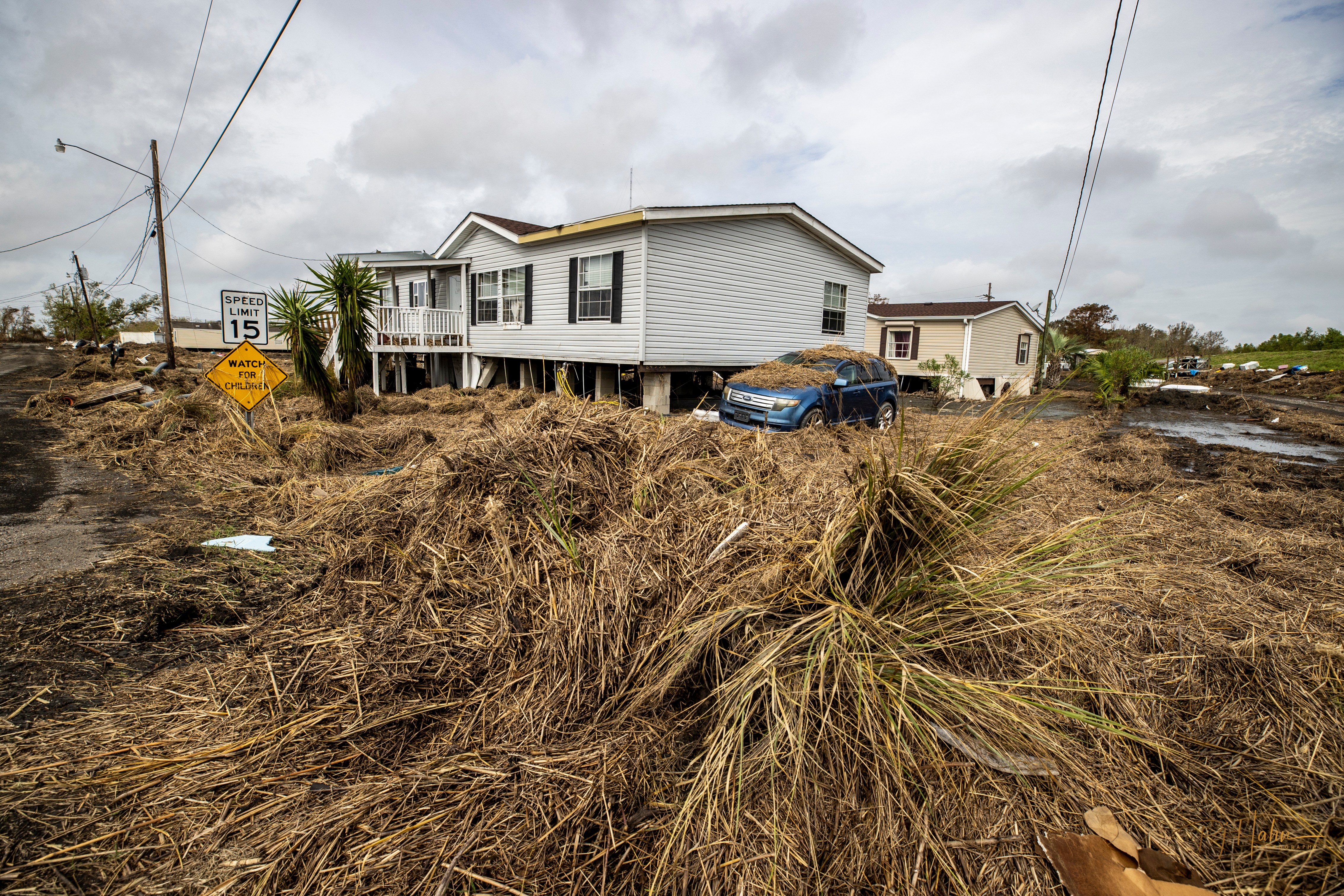 https://digital-release.wgno.com/news/photos-hurricane-ida-unearths-the-dead-as-caskets-strewn-across-plaquemines-parish/