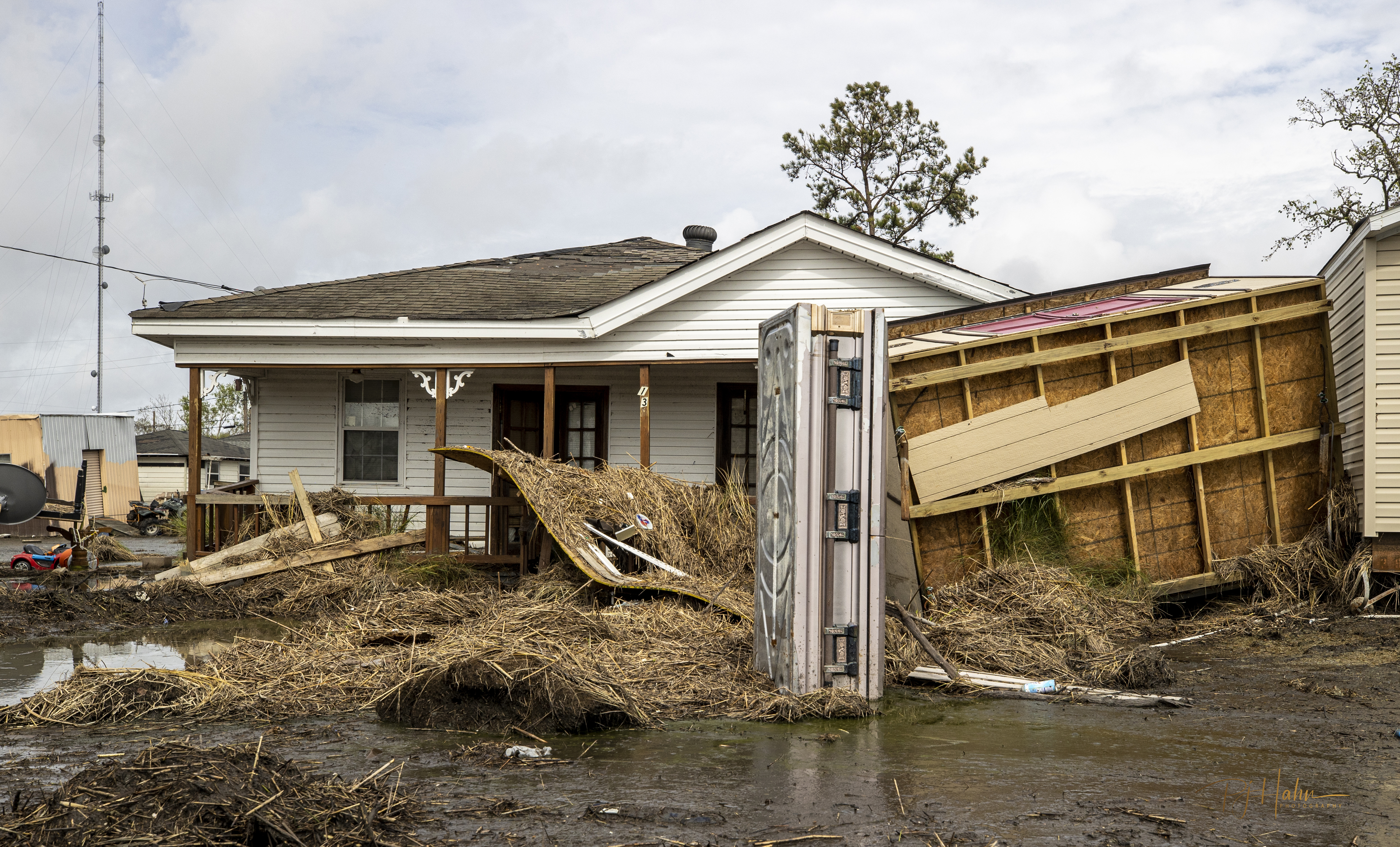https://digital-release.wgno.com/news/photos-hurricane-ida-unearths-the-dead-as-caskets-strewn-across-plaquemines-parish/
