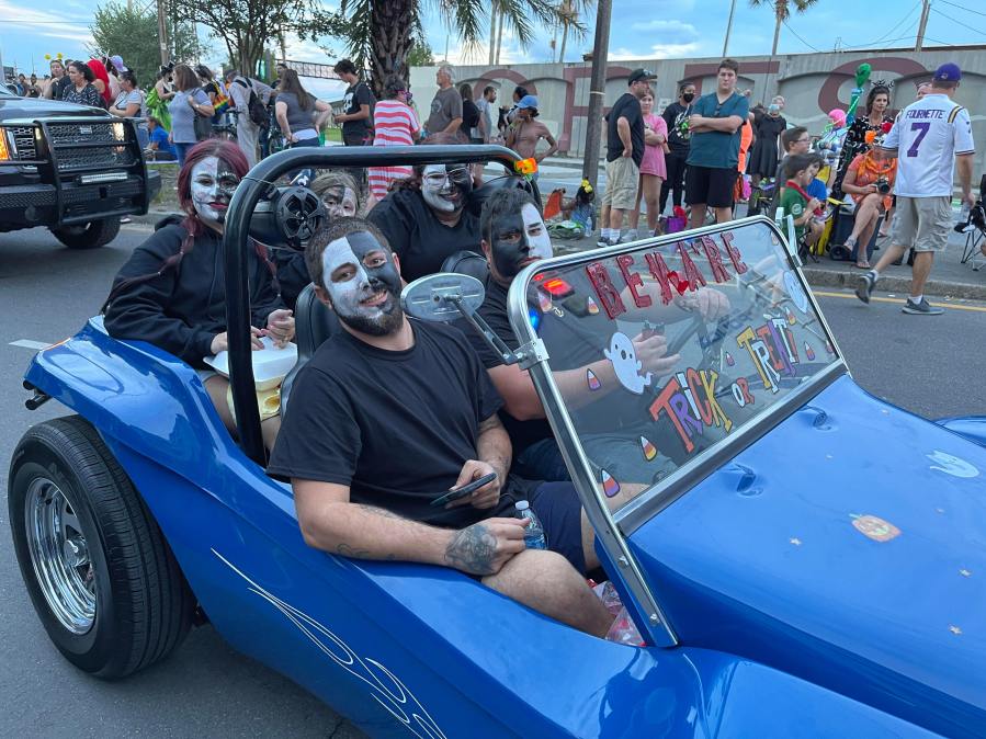 https://digital-release.wgno.com/news/local/gallery-krewe-of-boo-rolls-through-and-haunts-new-orleans/