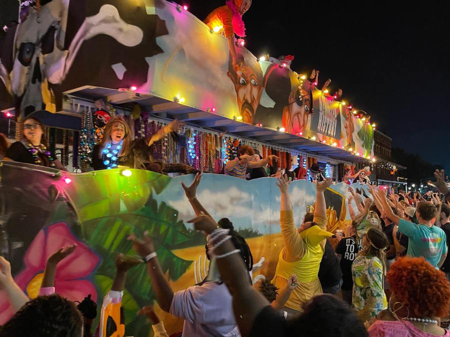 https://digital-release.wgno.com/news/local/gallery-krewe-of-boo-rolls-through-and-haunts-new-orleans/