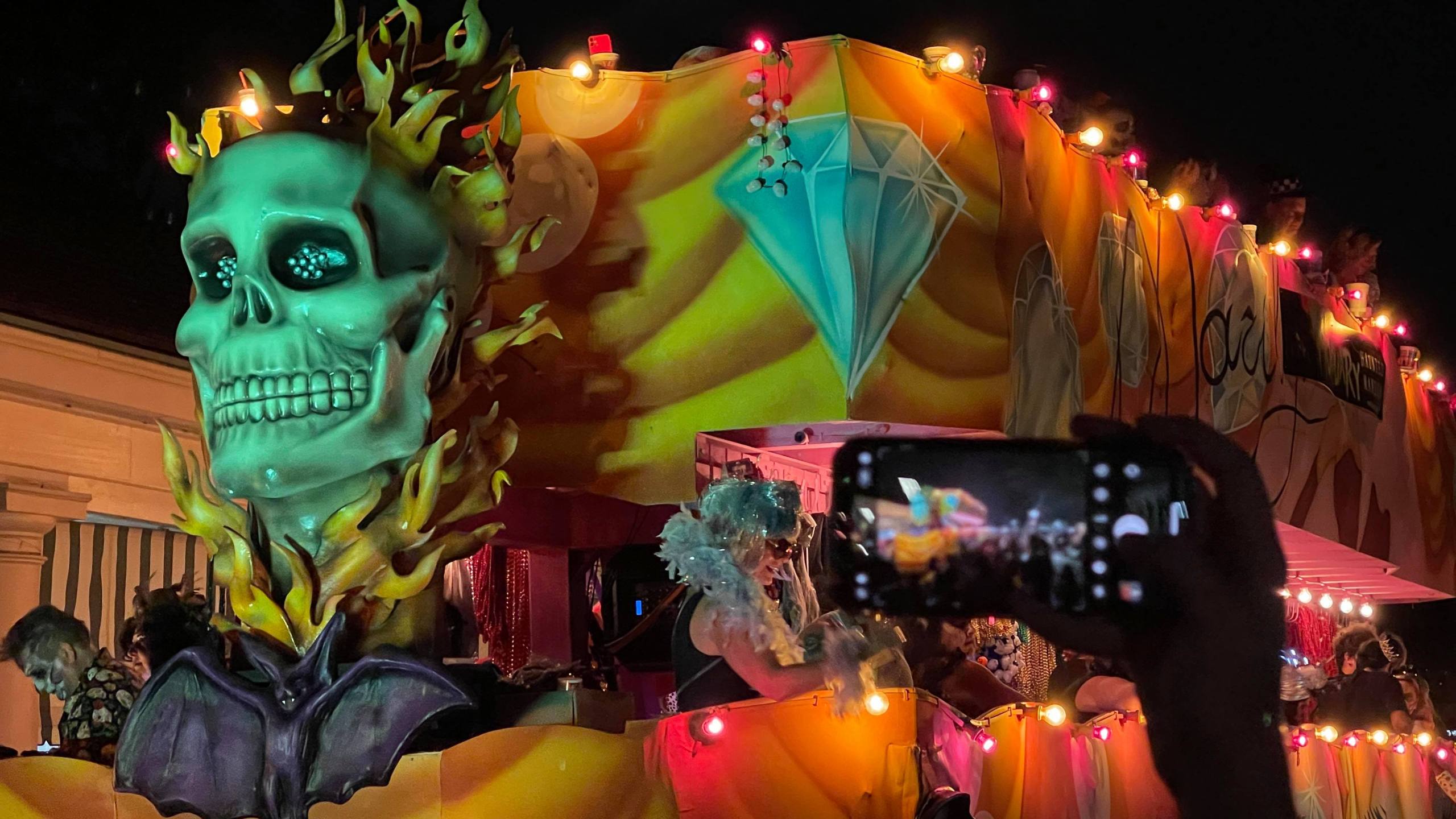 https://digital-release.wgno.com/news/local/gallery-krewe-of-boo-rolls-through-and-haunts-new-orleans/