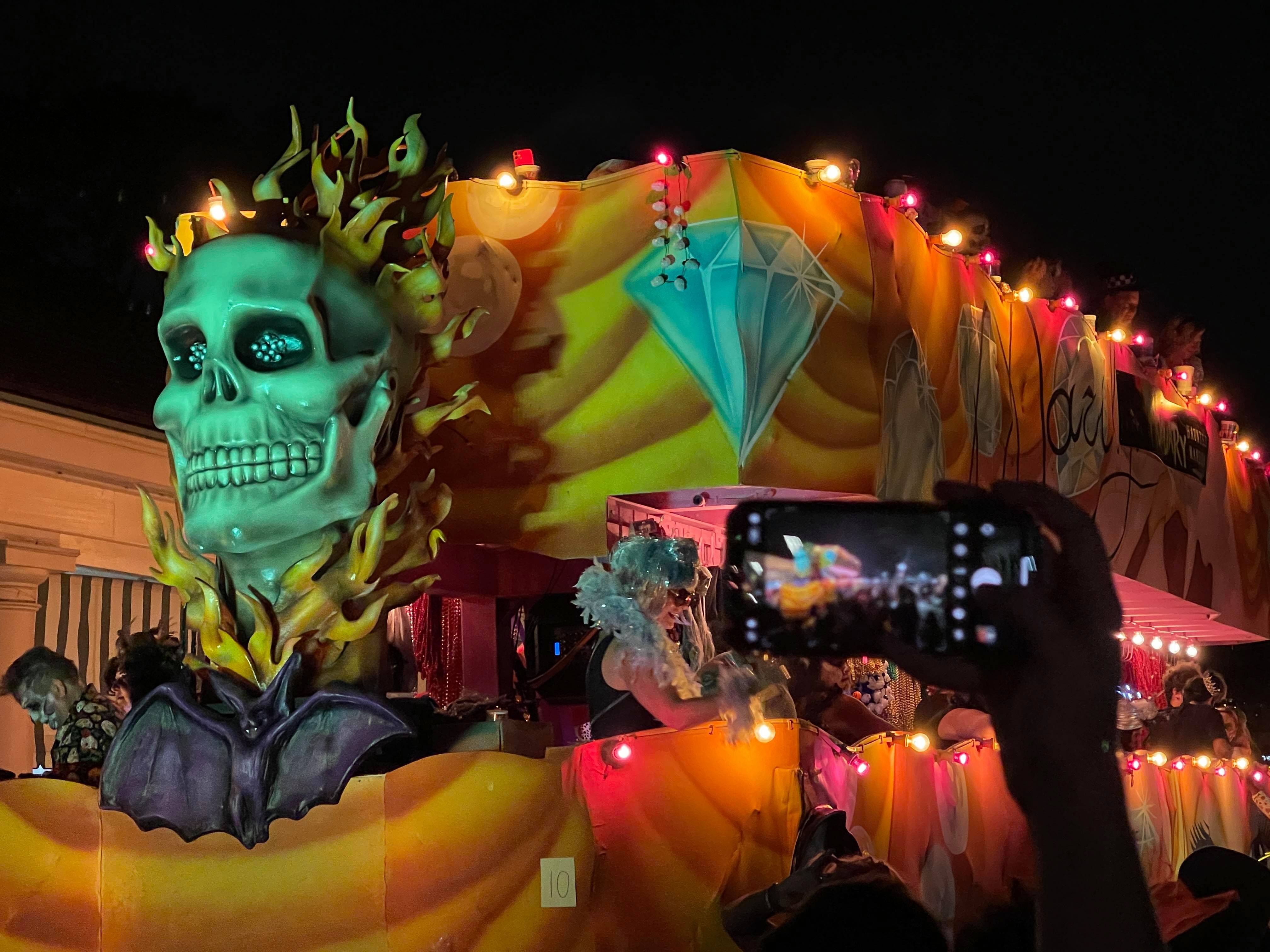 https://digital-release.wgno.com/news/local/gallery-krewe-of-boo-rolls-through-and-haunts-new-orleans/
