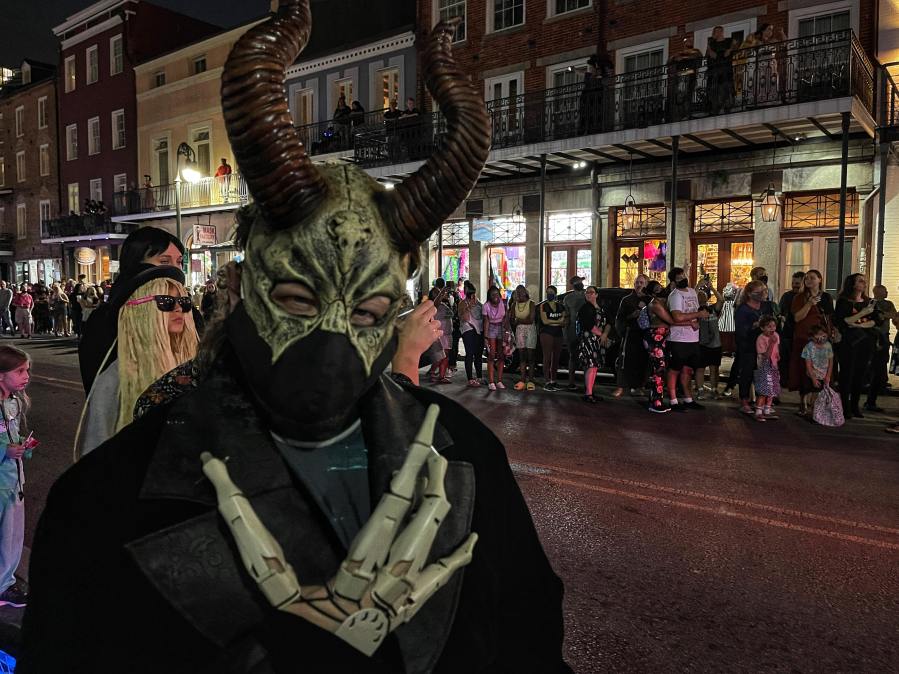 https://digital-release.wgno.com/news/local/gallery-krewe-of-boo-rolls-through-and-haunts-new-orleans/