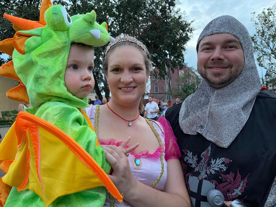 https://digital-release.wgno.com/news/local/gallery-krewe-of-boo-rolls-through-and-haunts-new-orleans/