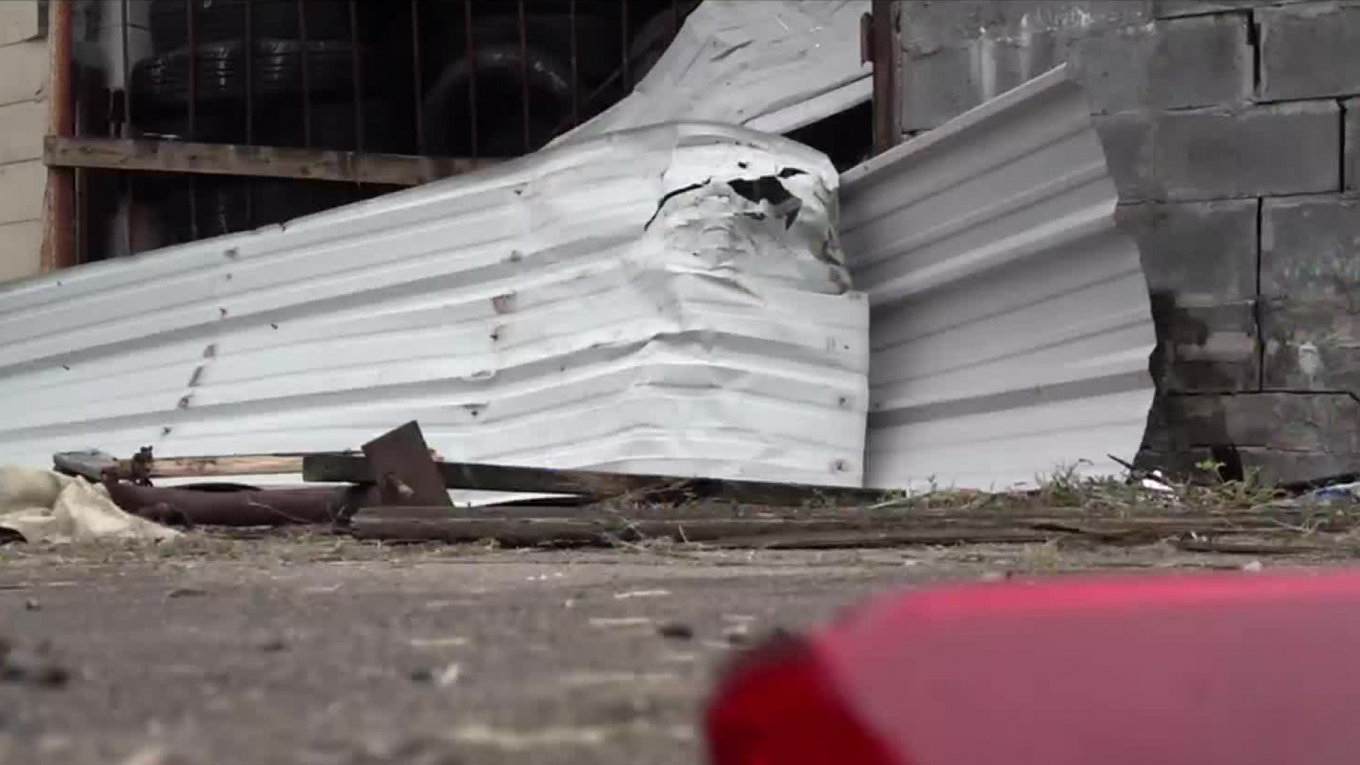 https://digital-release.wgno.com/news/local/truck-crashes-into-business-in-algiers-teenagers-among-11-injured/(opens in a new tab)