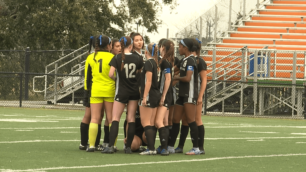 https://digital-release.wgno.com/sports/dominican-blanks-dutchtown-in-division-i-semifinal-6-0/