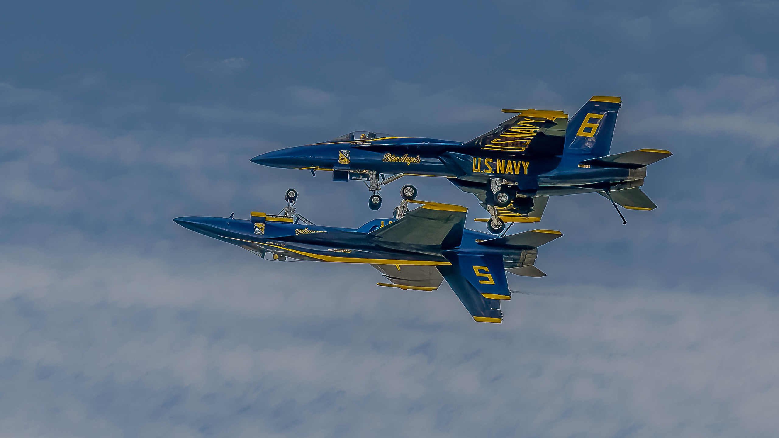 https://digital-release.wgno.com/news/local/gallery-see-the-spectacular-blue-angels-soar-in-new-orleans-air-show/