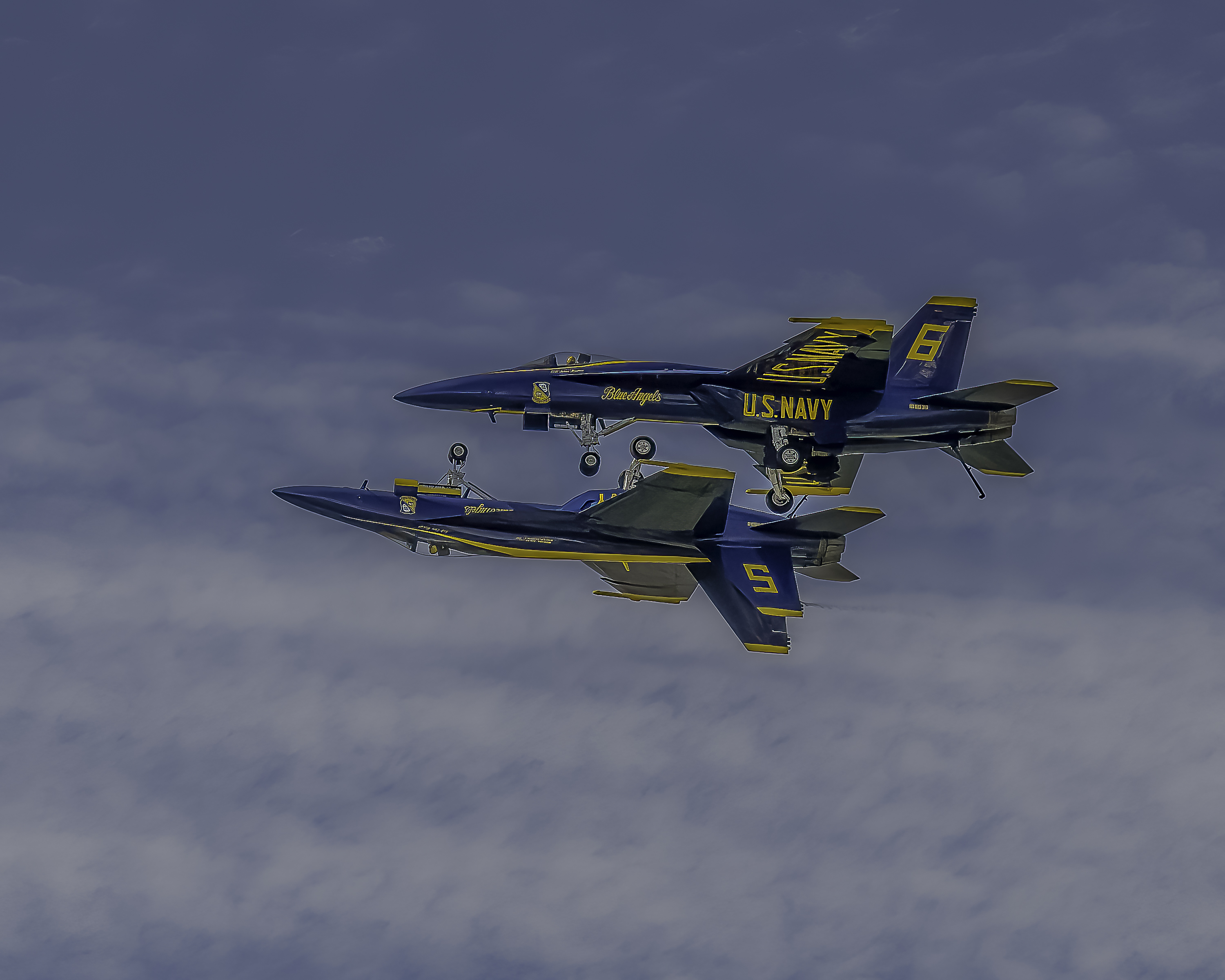 https://digital-release.wgno.com/news/local/gallery-see-the-spectacular-blue-angels-soar-in-new-orleans-air-show/