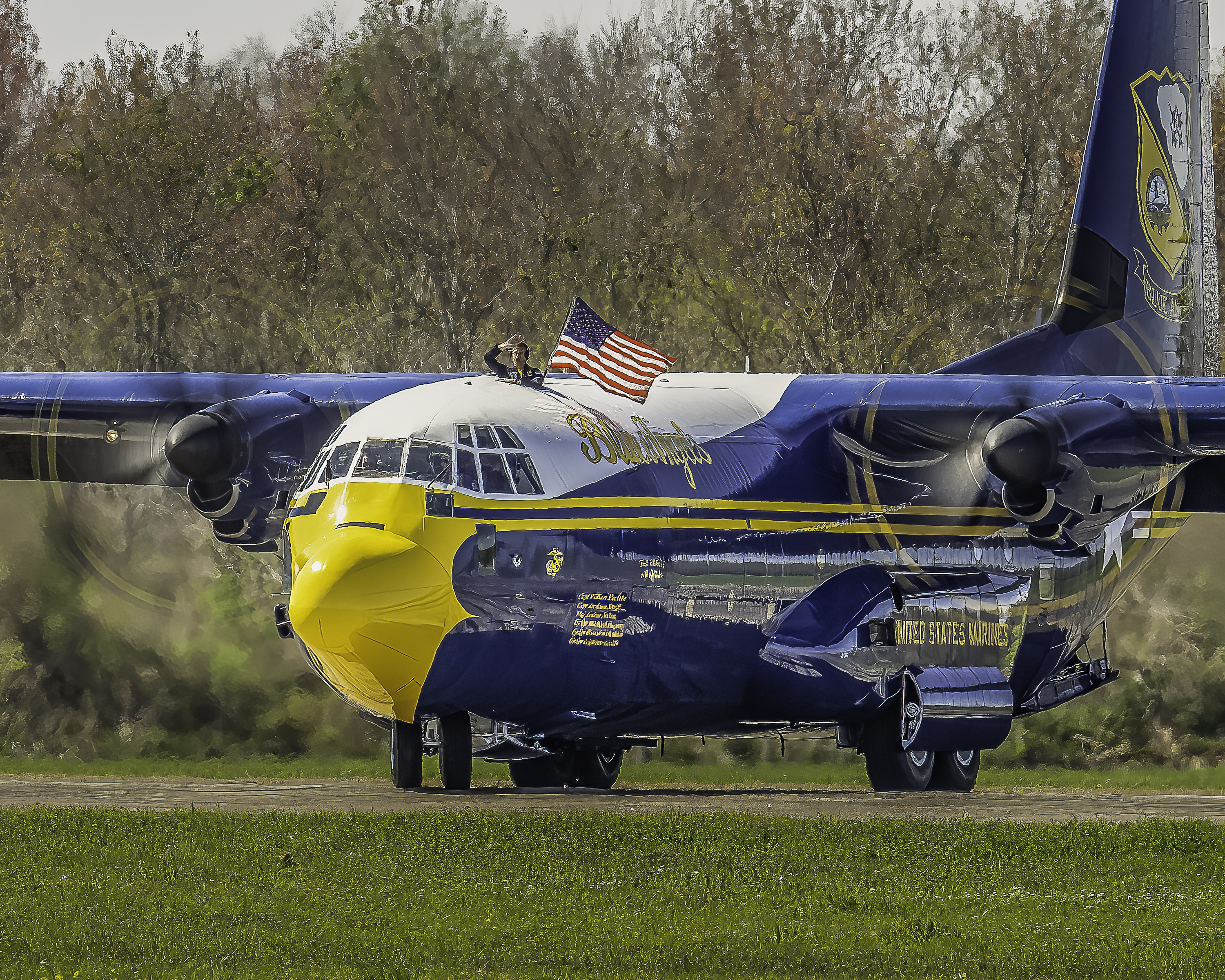 https://digital-release.wgno.com/news/local/gallery-see-the-spectacular-blue-angels-soar-in-new-orleans-air-show/