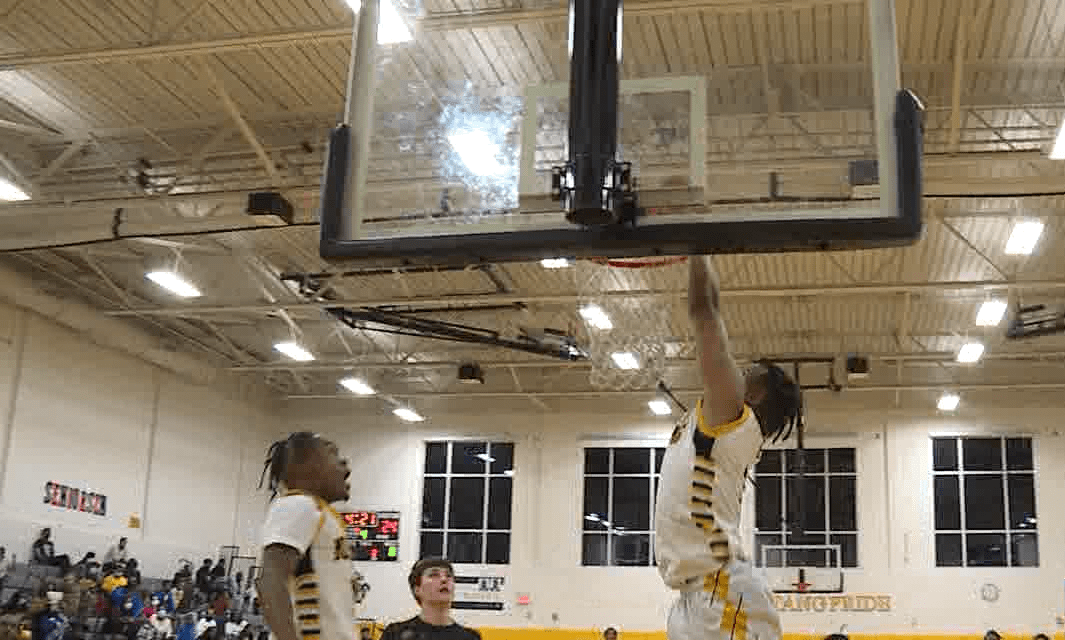 https://digital-release.wgno.com/news/highlights-karr-mcmain-on-collision-course-for-class-4a-semifinals/