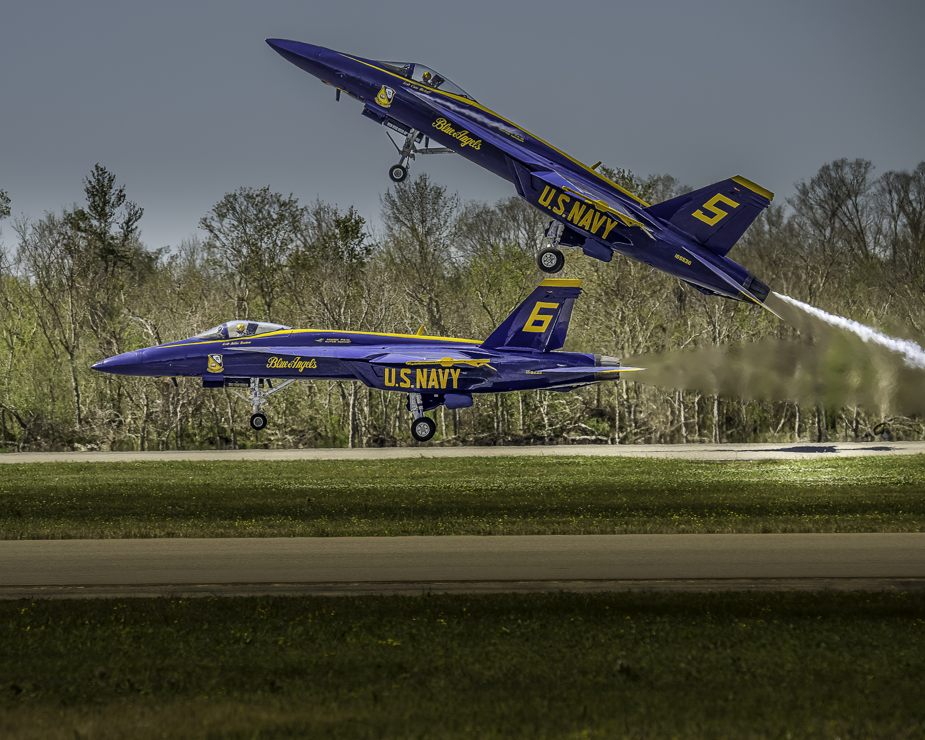 https://digital-release.wgno.com/news/local/gallery-see-the-spectacular-blue-angels-soar-in-new-orleans-air-show/