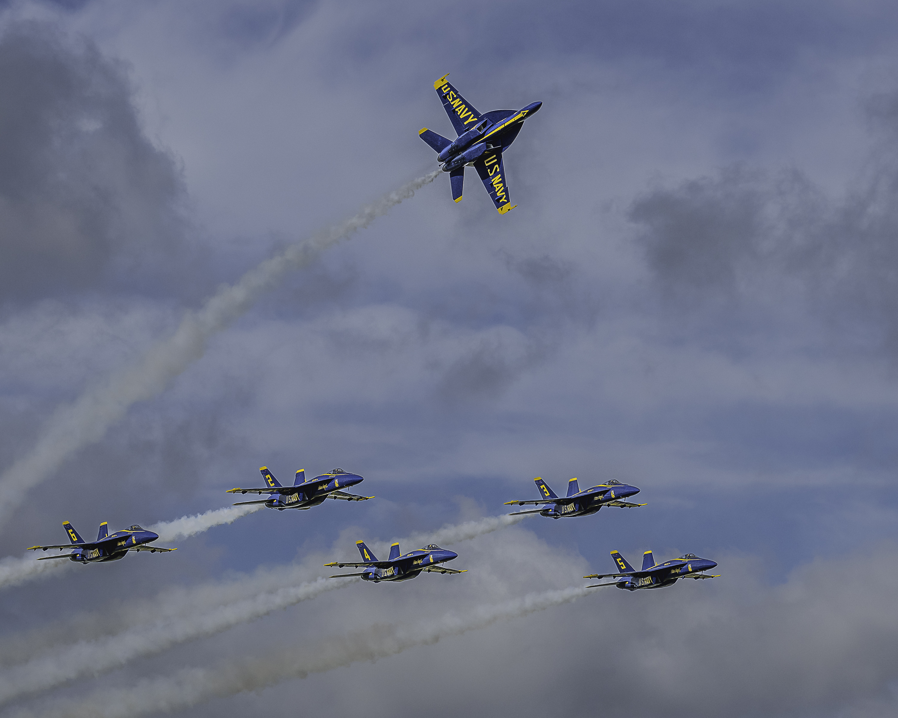 https://digital-release.wgno.com/news/local/gallery-see-the-spectacular-blue-angels-soar-in-new-orleans-air-show/