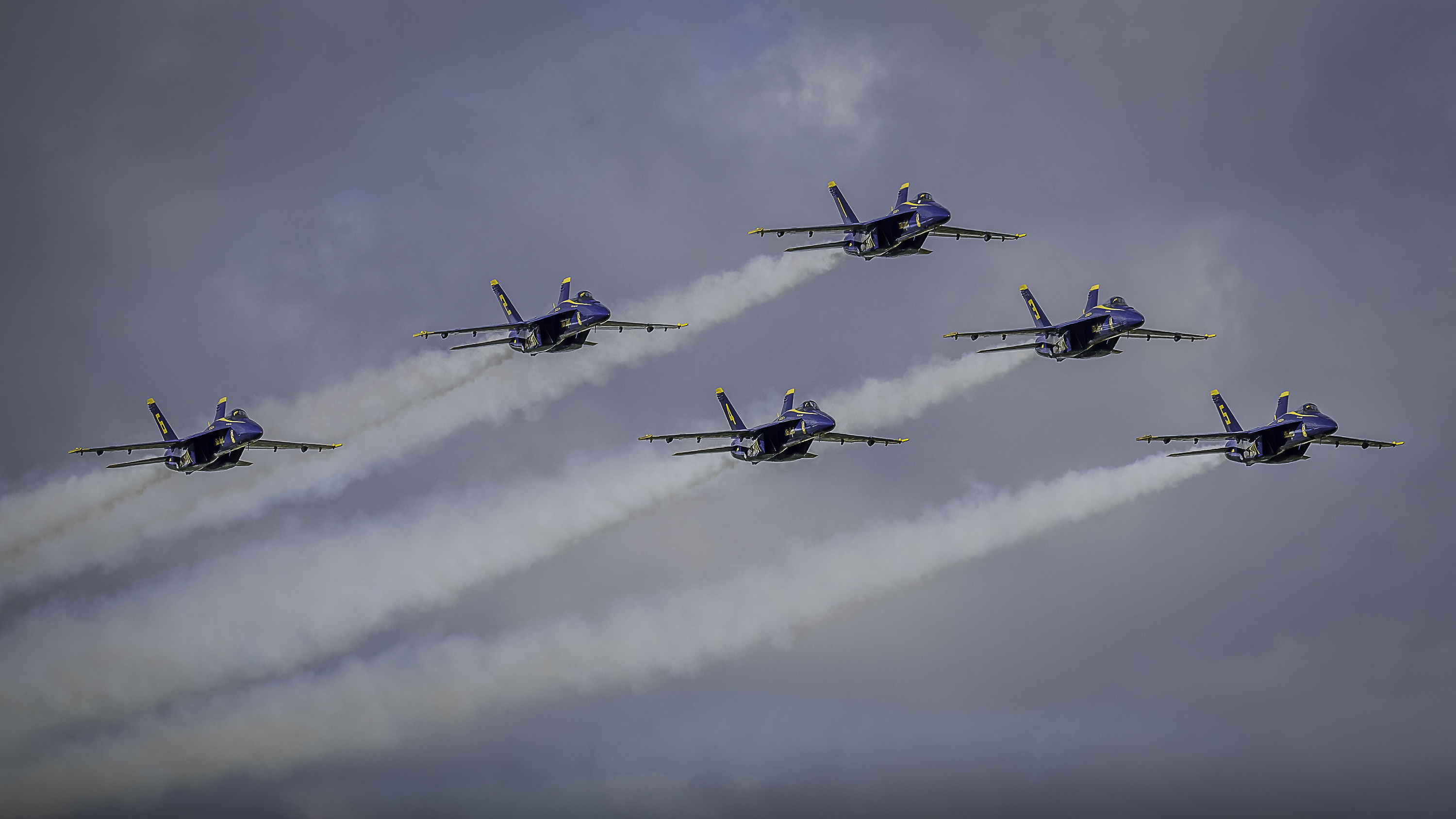 https://digital-release.wgno.com/news/local/gallery-see-the-spectacular-blue-angels-soar-in-new-orleans-air-show/