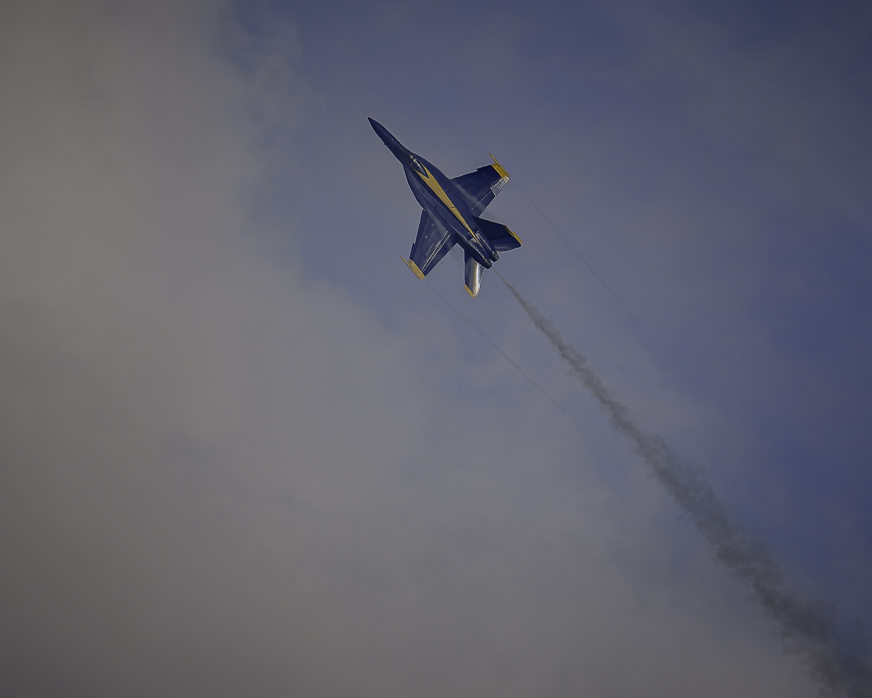 https://digital-release.wgno.com/news/local/gallery-see-the-spectacular-blue-angels-soar-in-new-orleans-air-show/