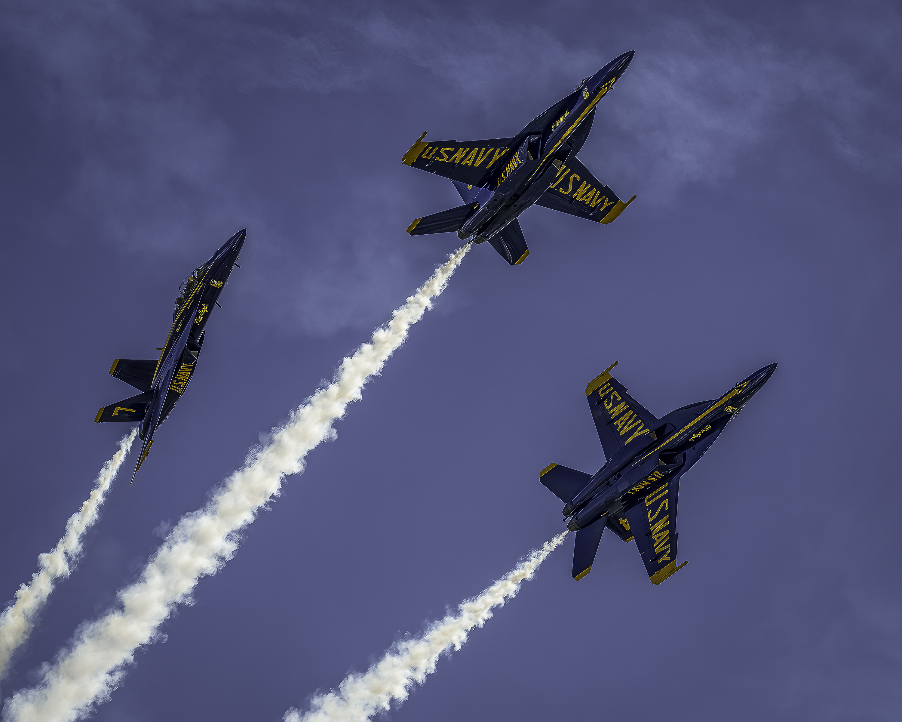 https://digital-release.wgno.com/news/local/gallery-see-the-spectacular-blue-angels-soar-in-new-orleans-air-show/