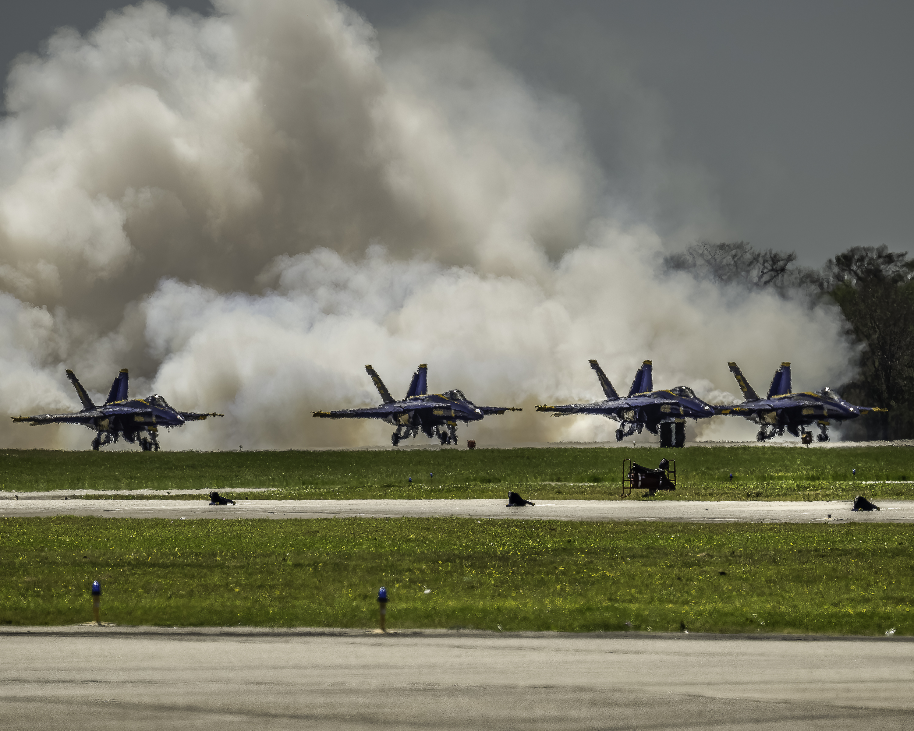 https://digital-release.wgno.com/news/local/gallery-see-the-spectacular-blue-angels-soar-in-new-orleans-air-show/